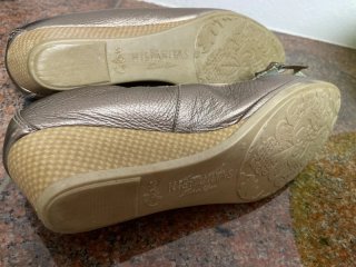 Sapatos Hipanitas dourados tamanho 39