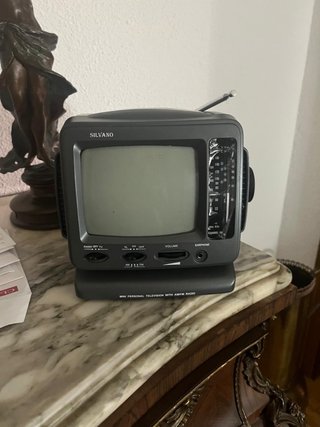 TV y Radio Silvano Portátil Antigua