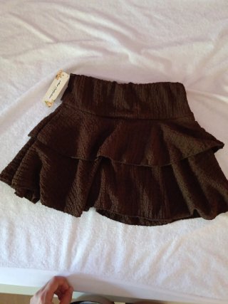 Falda pantalón marrón con volantes talla S