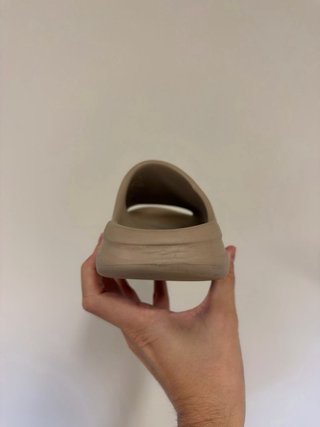 Chanclas Yeezy Slide Beige