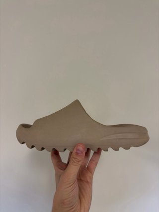 Chanclas Yeezy Slide Beige