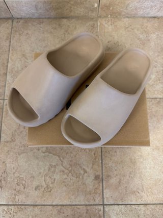 Chanclas Yeezy Slide Beige