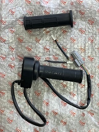 Manopole e comando gas Ducati Multistrada V4s