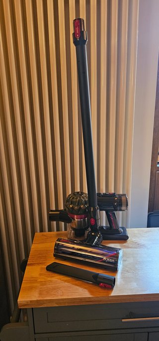 Dyson V8 Cyclone - Nuovo con Garanzia
