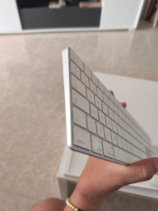 Apple Magic Keyboard Plata. Sin Cable.