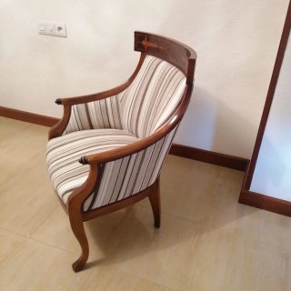 Butaca de madera y tela
