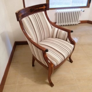 Butaca de madera y tela