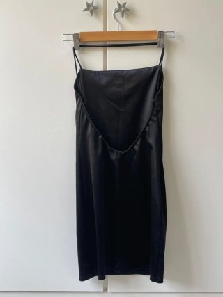 Vestido negro de fiesta tirantes