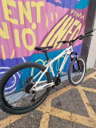 Dirt Mondraker Play