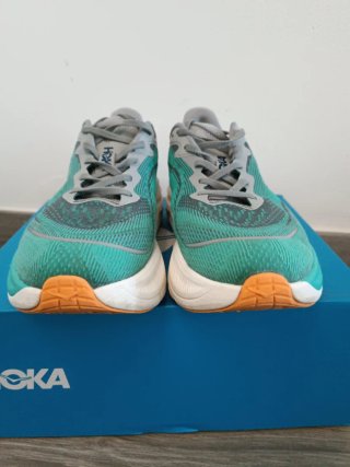 Tênis Hoka Skyflow