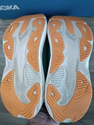 Tênis Hoka Skyflow