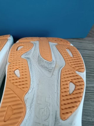 Tênis Hoka Skyflow