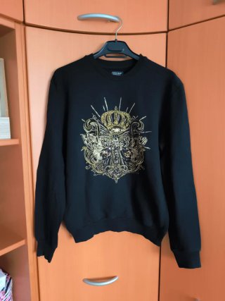 Sudadera Zara Man Negra con Estampado Dorado