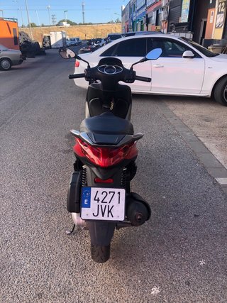 Piaggio Medley 125cc Roja 2017 AVERIADA