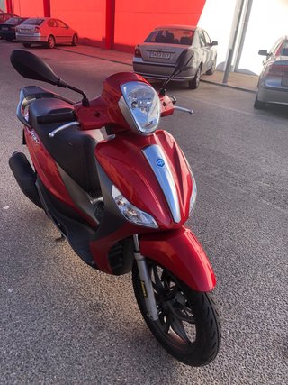Piaggio Medley 125cc Roja 2017 AVERIADA