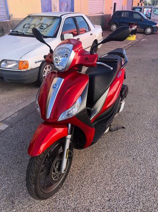 Piaggio Medley 125cc Roja 2017 AVERIADA