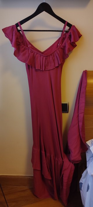 Vestido de invitada rosa entallado