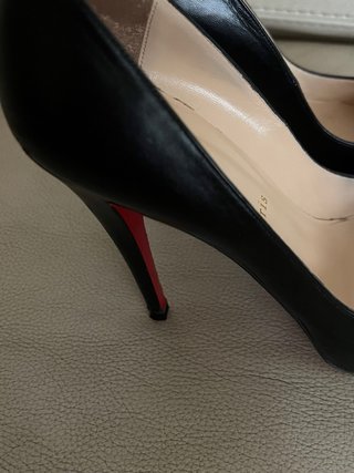 Christian Louboutin Peep Toe Tacones Negros y Rojo