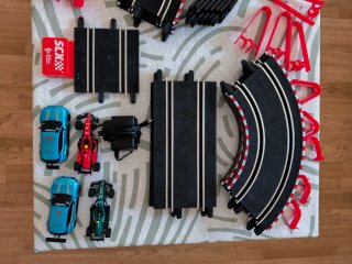 Scalextric Compact: Pista y Coches