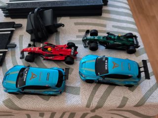 Scalextric Compact: Pista y Coches