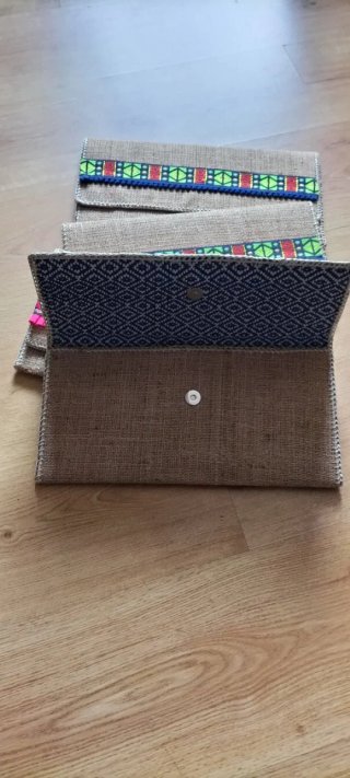 Bolso de mano beige y rosa