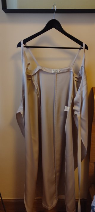 Vestido invitada color champán, en perfecto estado
