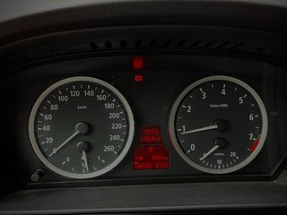 BMW 525i E60 218CV Automático · 6 cilindros