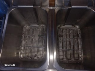 Freidora doble Bastscher seminueva, para bar