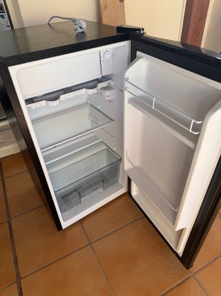 Nevera bajo encimera 90L