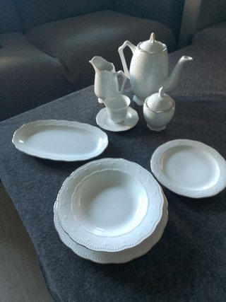 Vajilla vintage porcelana blanca con filo dorado