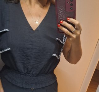 Blusa negra con detalles vichy