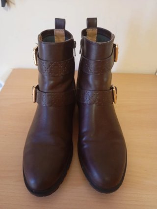 Botines mujer marrones con hebillas