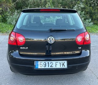 Volkswagen Golf 2007 Pegatina C🟢