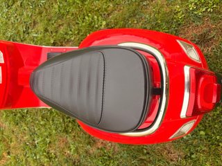 Moto Eléctrica Infantil Vespa GTS Roja 12V
