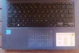 ASUS VIVOBOOK GO 14 DLIP. Táctil. Plata