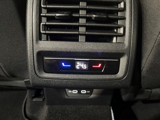VOLKSWAGEN Golf Style 2.0 TDI 110kW 150CV DSG Variant