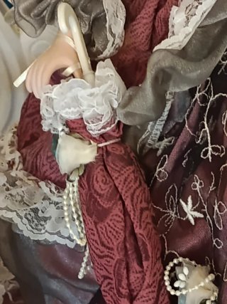 Muñeca de porcelana antigua 50cm de alta.Grande
