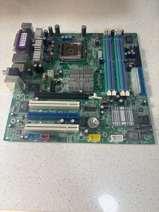 MSI MS-7046 Placa Base