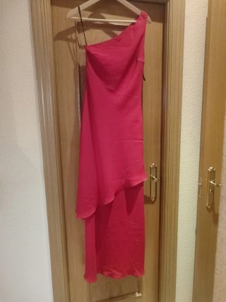 Vestido de fiesta asimétrico