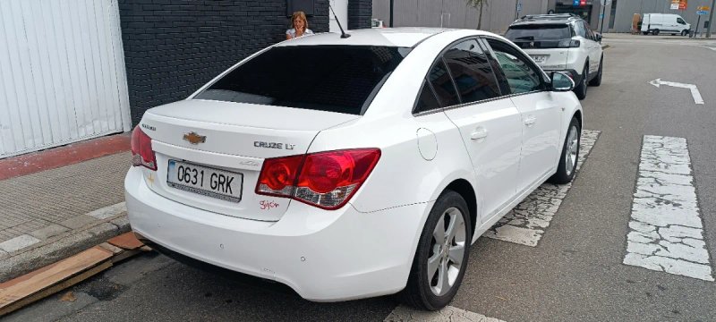 Chevrolet Cruze 2009 - foto 1