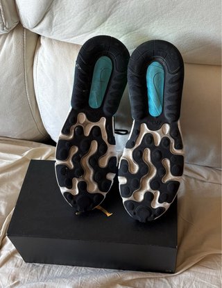 Nike Air React Worldwide T44