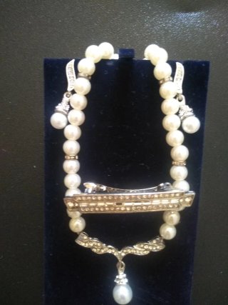 Conjunto de mujer plata y perlas