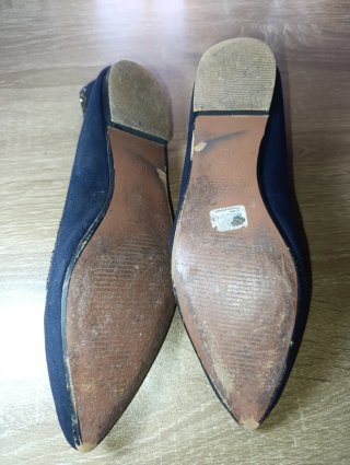 Zapatos planos elegantes punta azul