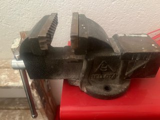 Tornillo de Banco Fundido Bellota