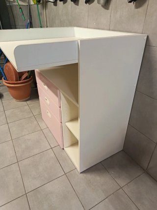 Cambiador Ikea Rosa y Blanco