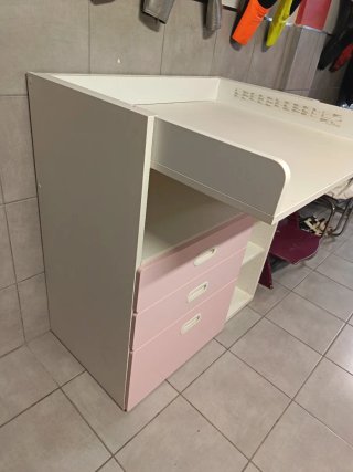Cambiador Ikea Rosa y Blanco