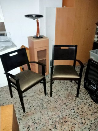 Sillones de madera y tela