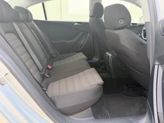 Volkswagen Passat 2005 pegatina B  160.000km
