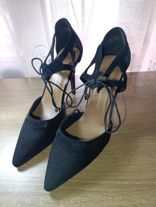 Zapatos de tacón negros punta fina