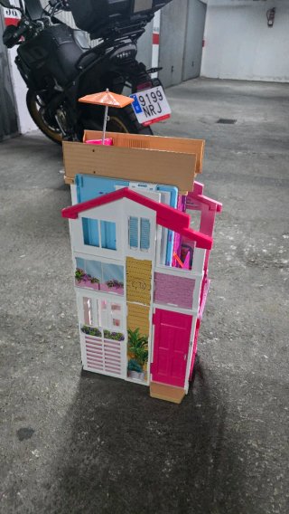 Casa de muñecas Barbie rosa